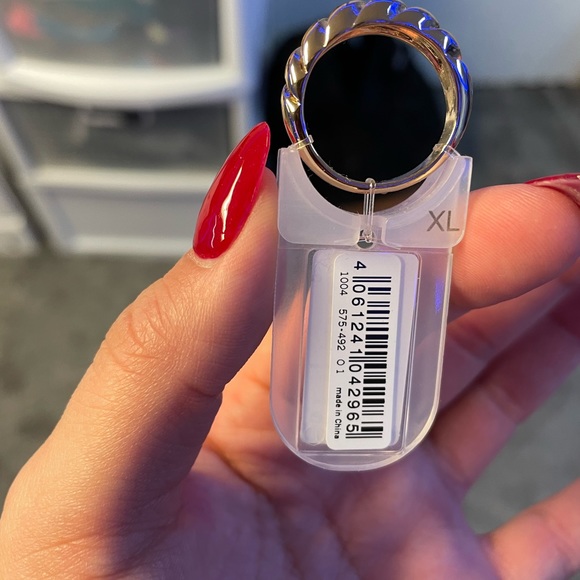 Old Navy gold dome ring xl - Picture 3 of 4